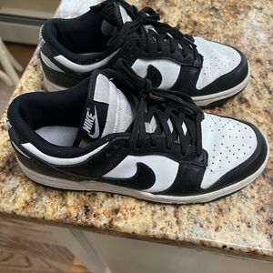 Nike Women’s Black and White Low-Top Sneakers